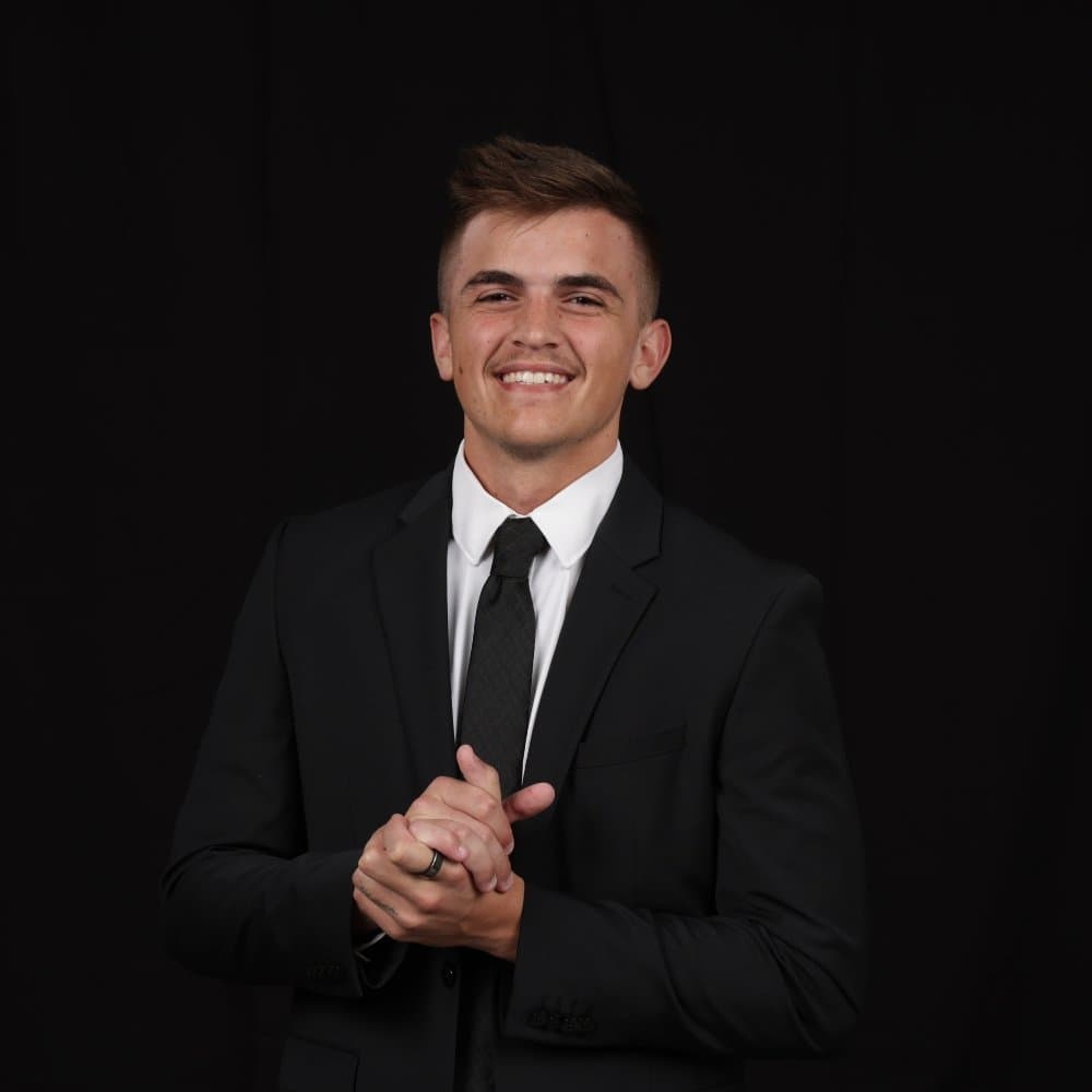 Atlanta magician performing close-up magic